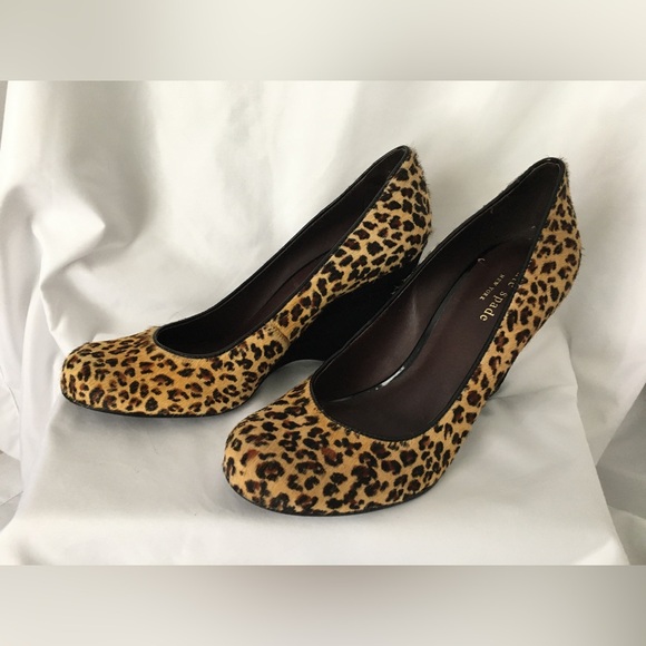 EUC Kate Spade gorgeous leopard print cow fur black suede wedge. - Picture 2 of 16